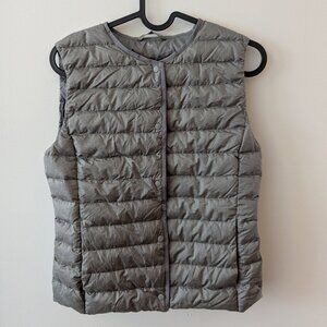 UNIQLO Ultra Light Down Compact Vest XS Gray Gilet Waistcoat Women